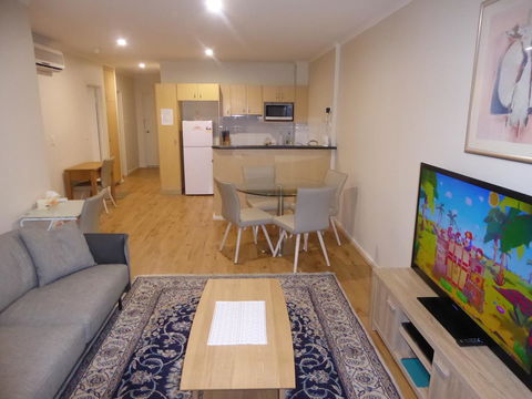 ADELAIDE CENTRAL APARTMENT - 3BR, 2BATH & CARPARK - Accommodation Gladstone 4