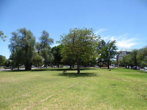 ADELAIDE CENTRAL APARTMENT - 3BR, 2BATH & CARPARK - Accommodation Gladstone 31