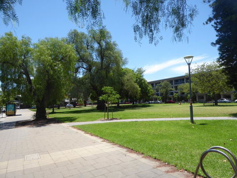 ADELAIDE CENTRAL APARTMENT - 3BR, 2BATH & CARPARK - Accommodation Gladstone 32