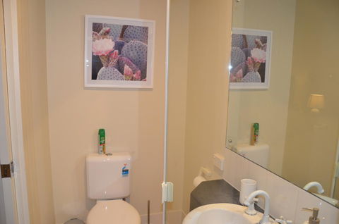 ADELAIDE CENTRAL APARTMENT - 3BR, 2BATH & CARPARK - Accommodation Gladstone 13