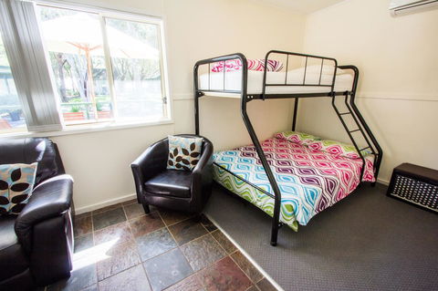 The Retreat Port Stephens - Accommodation Gladstone 3