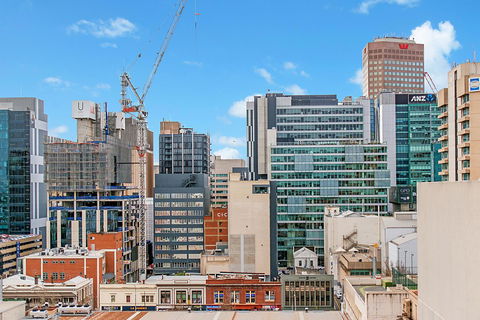 Stylish And Comfortable, Views Over Gouger St! - Accommodation Gladstone 4