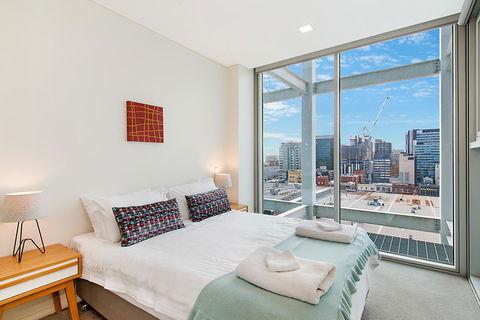 Stylish And Comfortable, Views Over Gouger St! - Accommodation Gladstone 9