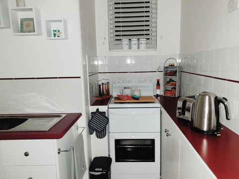 Court House - Studio - Accommodation Gladstone 8