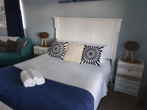 Court House - Studio - Accommodation Gladstone 5