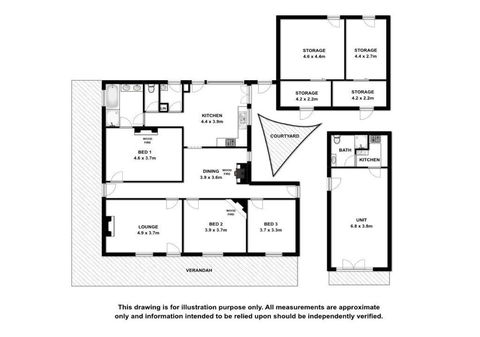Court House - Studio - Accommodation Gladstone 1
