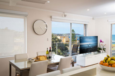 Stylish 3 Bedroom Beachview Apartment - Accommodation Gladstone 8