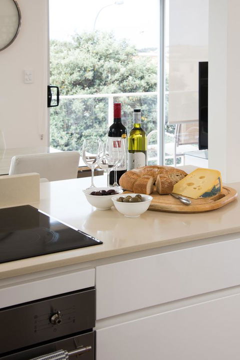 Stylish 3 Bedroom Beachview Apartment - Accommodation Gladstone 7