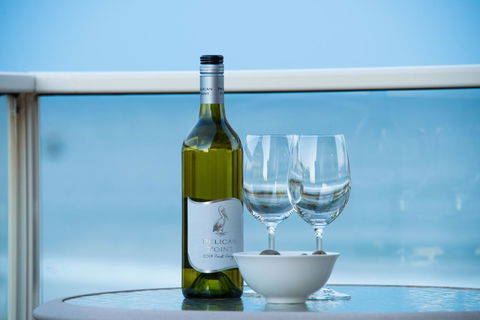 Stylish 3 Bedroom Beachview Apartment - Accommodation Gladstone 4