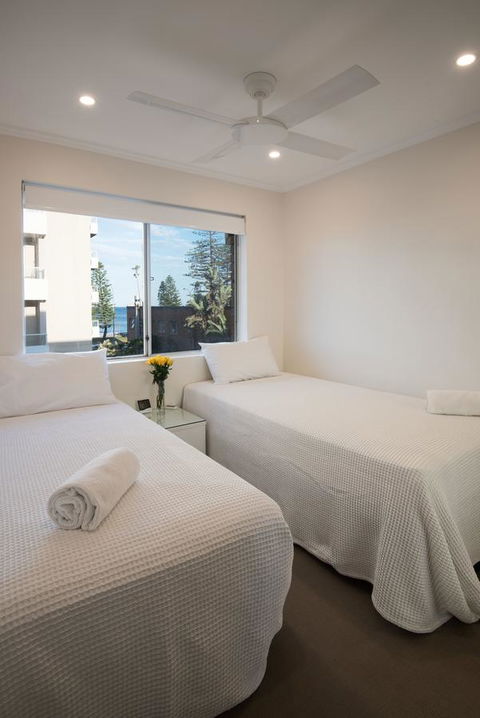 Stylish 3 Bedroom Beachview Apartment - Accommodation Gladstone 11