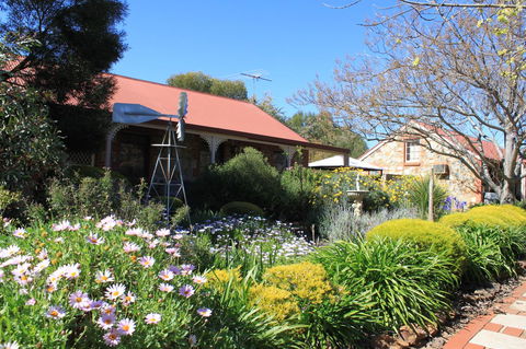 Langmeil Cottages - Accommodation Gladstone 4