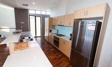 South Shores Villa 52 - Accommodation Gladstone 2
