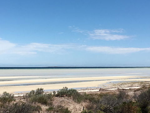 Shangri La Moonta Bay - Accommodation Gladstone 0