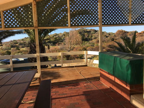 Shangri La Moonta Bay - Accommodation Gladstone 7