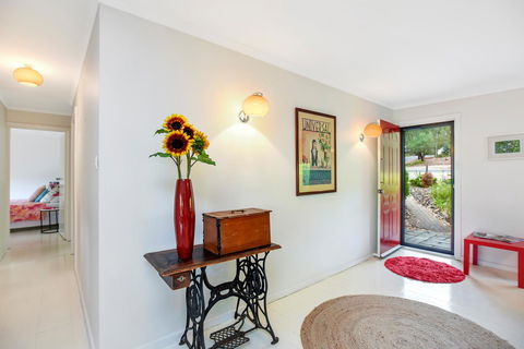 Red Door - Accommodation Gladstone 4