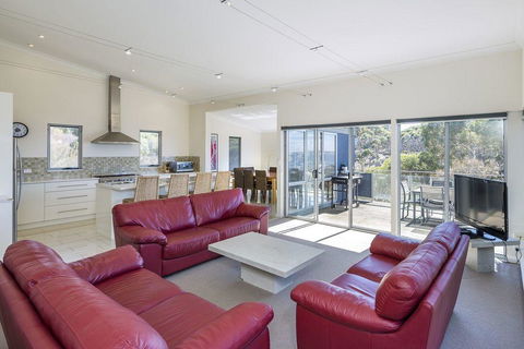 Saar River House - Accommodation Gladstone 1