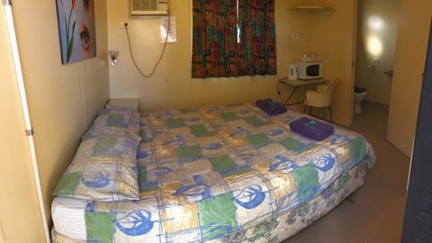 A1Cabins - Accommodation Gladstone 5