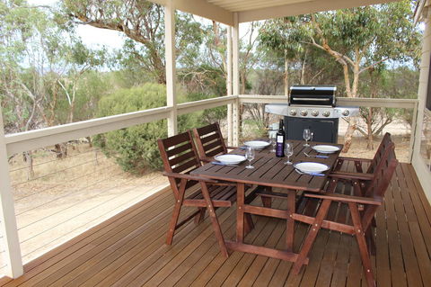 Cabernet Cottage - Accommodation Gladstone 1