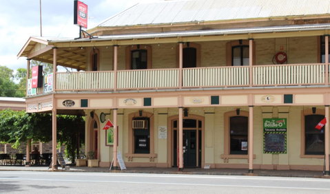 Royal Exchange Hotel - Accommodation Gladstone 2