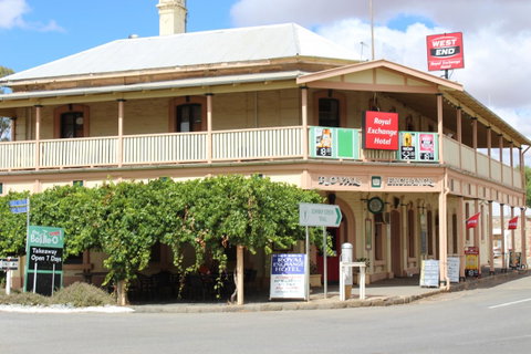 Royal Exchange Hotel - Accommodation Gladstone 0