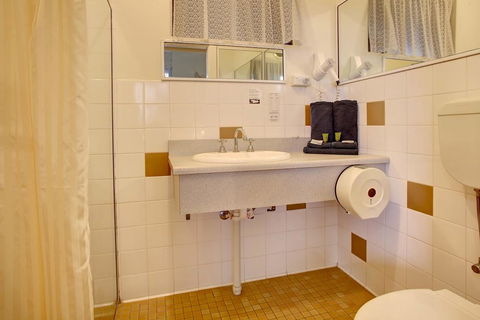 Navigators Motel & Diner - Accommodation Gladstone 4