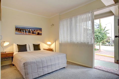 Navigators Motel & Diner - Accommodation Gladstone 2