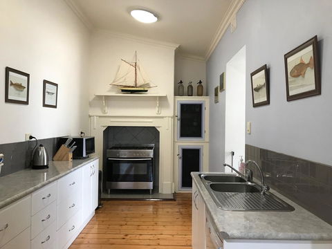 Armadale House - Kingscote - Accommodation Gladstone 7