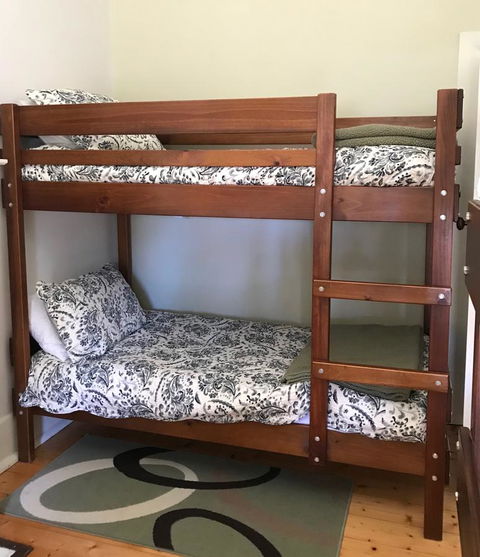 Armadale House - Kingscote - Accommodation Gladstone 3