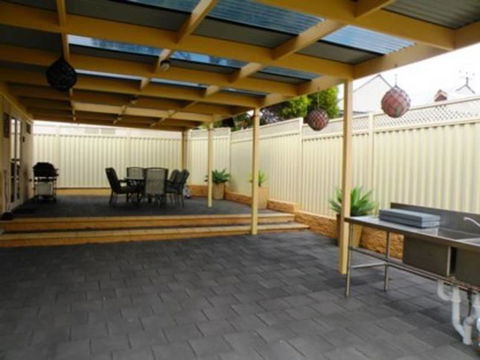 Armadale House - Kingscote - Accommodation Gladstone 6