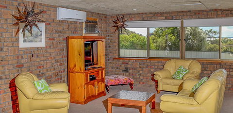 Seacroft - Accommodation Gladstone 19