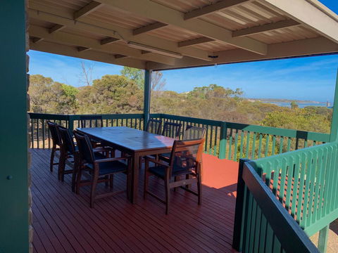 Seacroft - Accommodation Gladstone 2