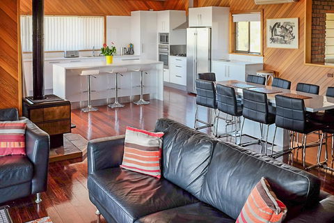 Seacroft - Accommodation Gladstone 5