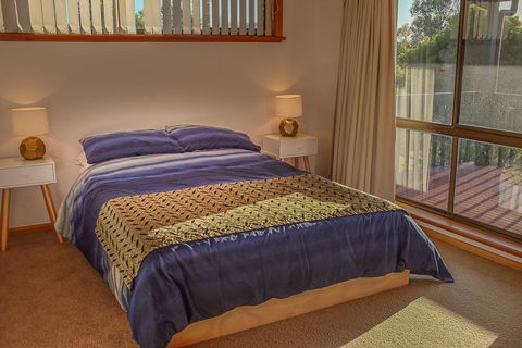 Seacroft - Accommodation Gladstone 8