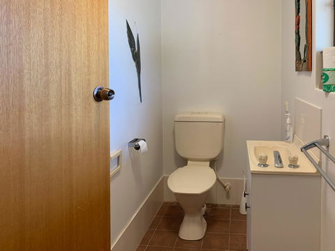 Seacroft - Accommodation Gladstone 10
