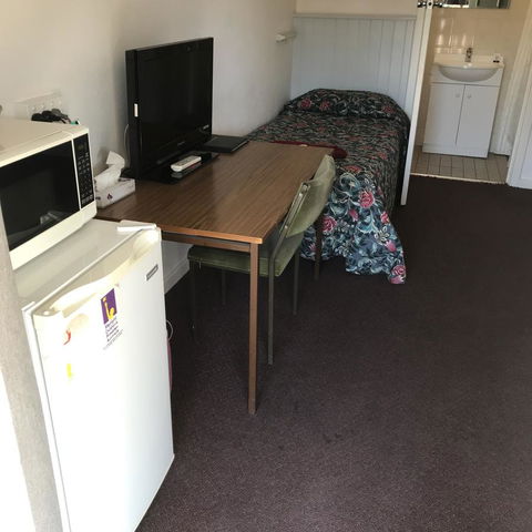 Travelway Motel - Accommodation Gladstone 4