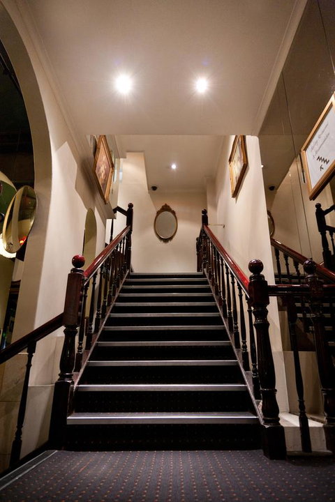Ambassadors Hotel - Accommodation Gladstone 28