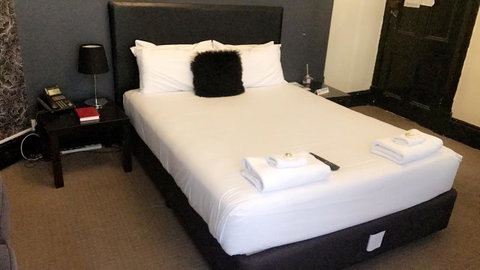 Ambassadors Hotel - Accommodation Gladstone 39