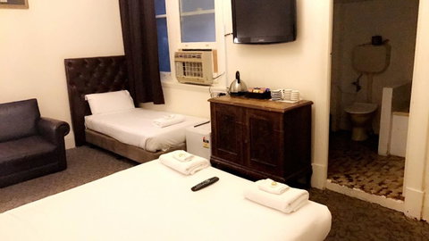 Ambassadors Hotel - Accommodation Gladstone 24