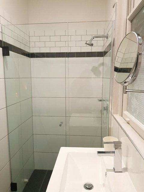 Ambassadors Hotel - Accommodation Gladstone 8