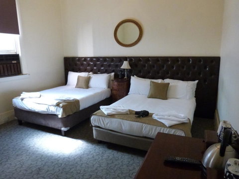 Ambassadors Hotel - Accommodation Gladstone 13