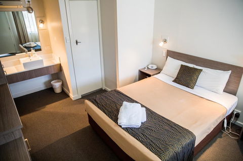 Lilac City Motor Inn & Steakhouse - Accommodation Gladstone 29