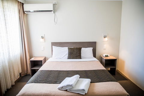 Lilac City Motor Inn & Steakhouse - Accommodation Gladstone 10