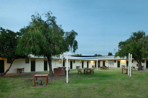 The Anglers Inn - Accommodation Gladstone 0