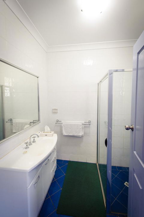 The Anglers Inn - Accommodation Gladstone 8