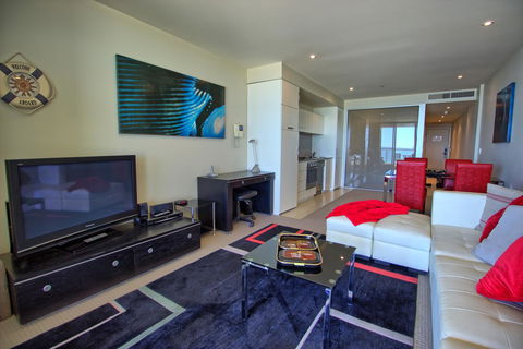 Pier 216 - Accommodation Gladstone 2