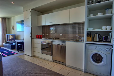 Pier 216 - Accommodation Gladstone 7