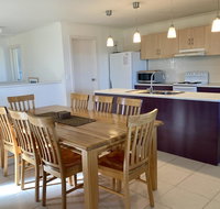 Bayview Beach House Apartment No 1 - Accommodation Gladstone