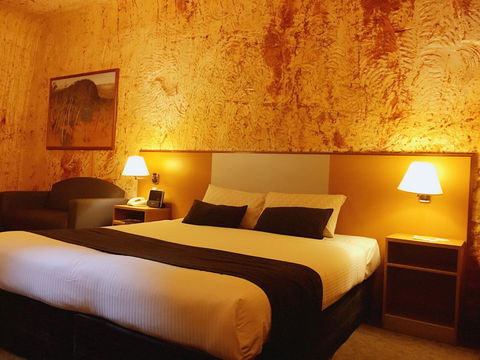 Desert Cave Hotel - Accommodation Gladstone 37