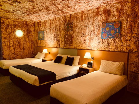 Desert Cave Hotel - Accommodation Gladstone 33