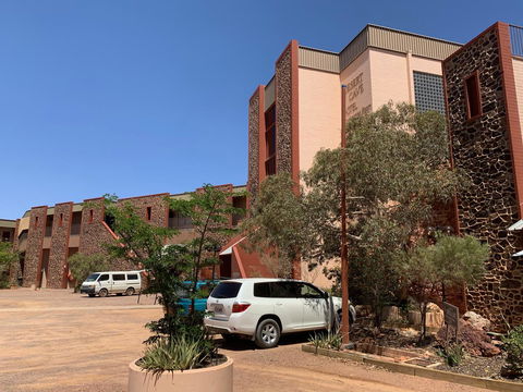 Desert Cave Hotel - Accommodation Gladstone 30